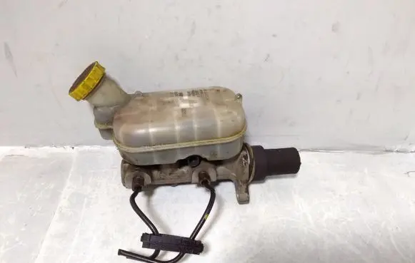 Chrysler Pacifica Master brake cylinder P04721550AD TBF120404