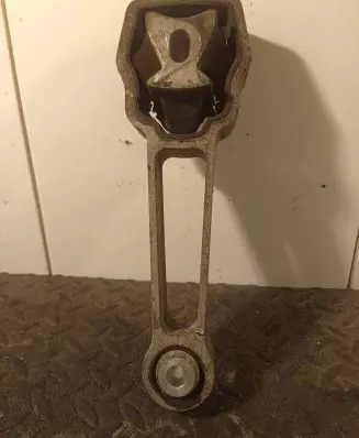 Volvo S60 Engine mount bracket 30793322
