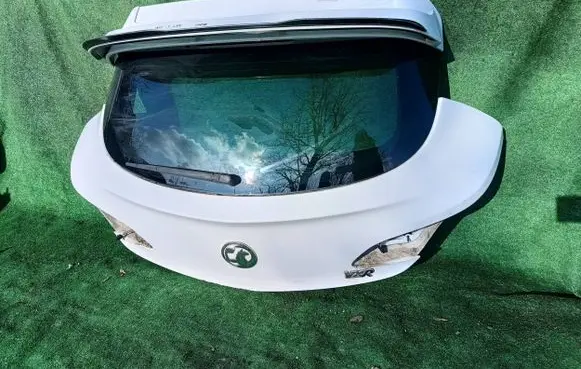 Opel Astra J Tailgate/trunk/boot lid
