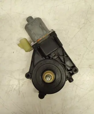 Chevrolet Cruze Rear door window regulator motor 3130034193
