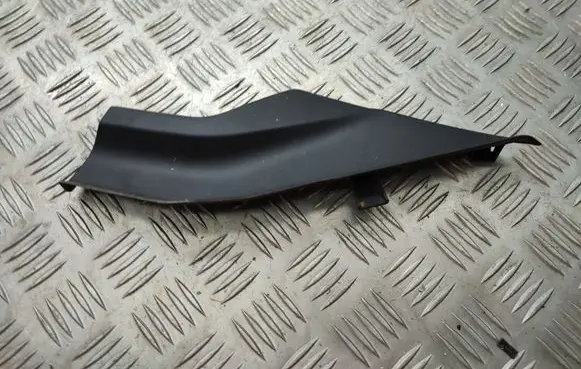 Peugeot 2008 II Windshield trim 9825750580