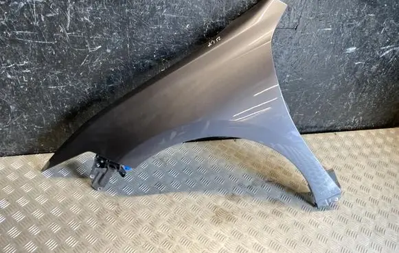 Lexus ES VII XZ10 Fender