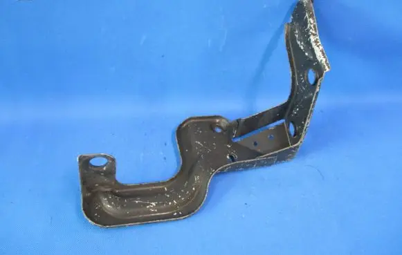 Audi A6 S6 C6 4F Intercooler pipe mounting bracket 4F0145814G 15A0