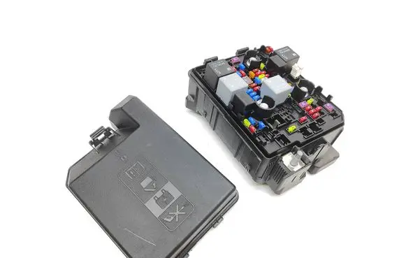 Buick Encore GX I Fuse module 42823946 0001843 30959L