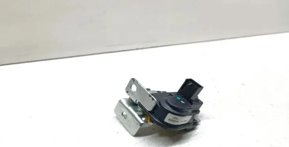 Jeep Grand Cherokee Tailgate window lock/catch/latch 3025926 X2D15