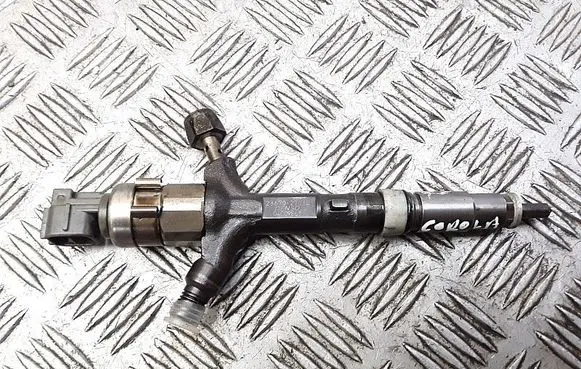 Toyota Corolla Verso E121 Fuel injector 2367027030