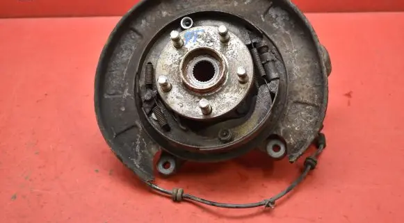 Subaru Forester SH Front wheel hub spindle knuckle