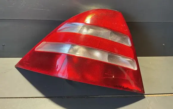 Mercedes-Benz S W220 Rear/tail lights A2208200164