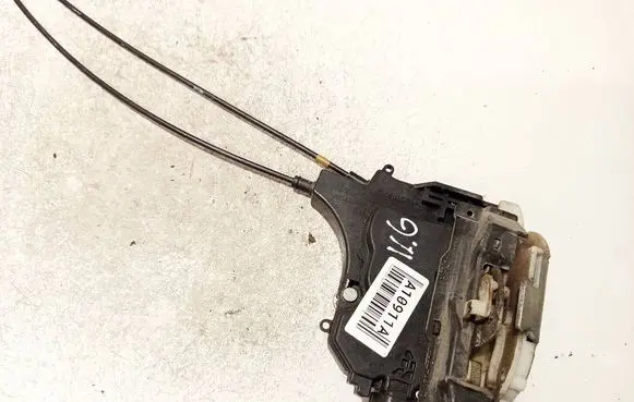 Peugeot 4007 Rear door lock