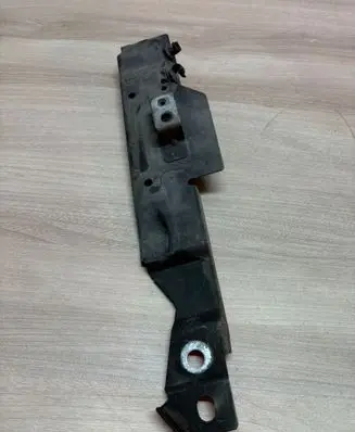 Volvo S90, V90 Other engine bay part