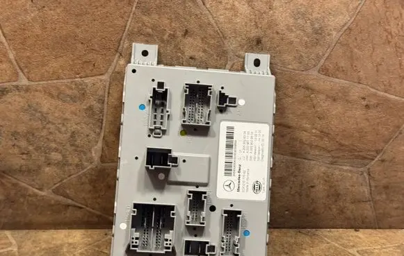Mercedes-Benz C W205 Central body control module A2059008304
