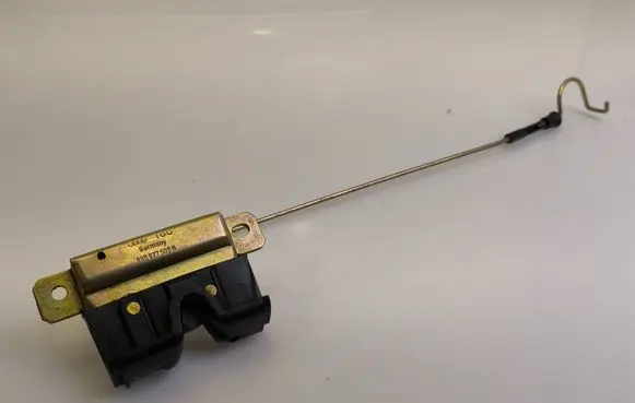 Audi Coupe Loading door lock 895827505B