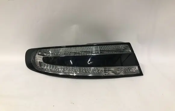 Aston Martin DB9 Rear/tail lights DG3313405AC
