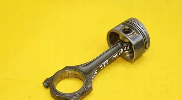 Volkswagen Phaeton Piston with connecting rod