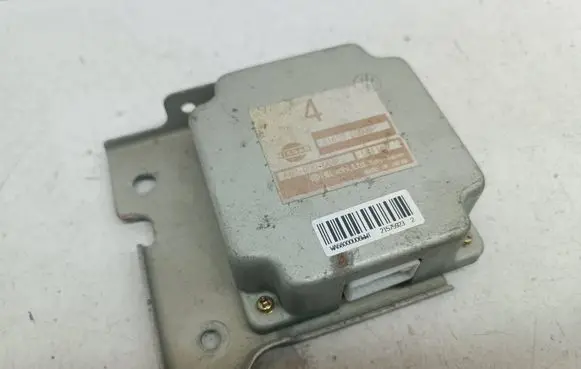Nissan X-Trail T30 Torque split ecu control unit/module 41650EQ070 A68000U06