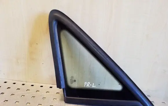 Volkswagen Touran I Front triangle window/glass 1T0845411