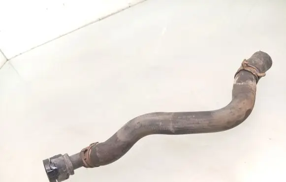 Engine coolant pipe/hose
