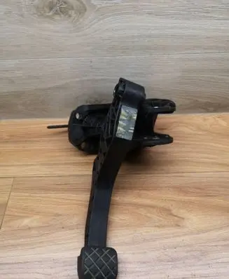 Skoda Superb B6 (3T) Clutch pedal 1K1721059ER 10112008