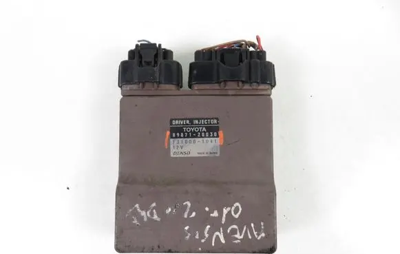 Toyota Avensis T220 Injection control unit/module 1310001041 8987120030