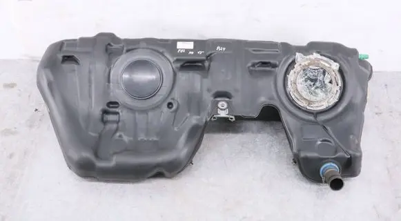 BMW M4 F82 F83 Fuel tank 7294608 16117294608