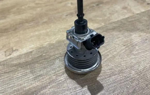 Land Rover Discovery Sport AdBlue injector FX23189E3AA