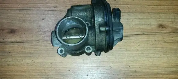 Ford Focus Throttle valve 2s6u9e927d 2s6u-9e927-d
