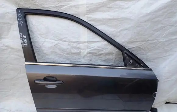 KIA Magentis Front door