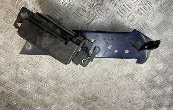 Fender mounting bracket