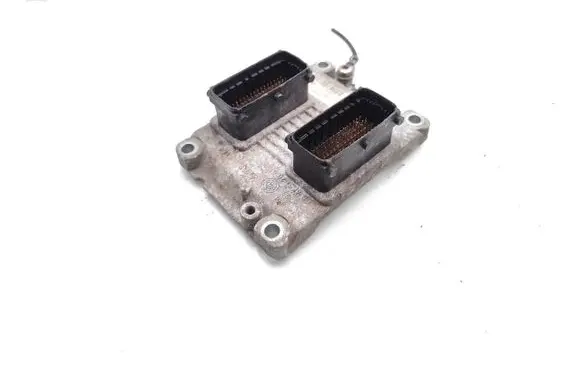 Opel Corsa C Engine control unit/module 55557933 1039S32635