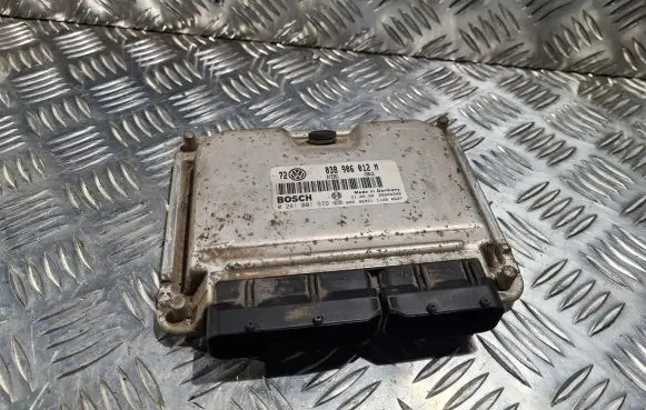 Volkswagen Golf IV Engine control unit/module 0281001979 038906012M