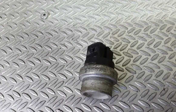 Coolant temperature sensor