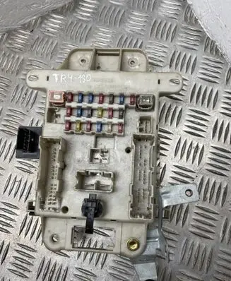Toyota RAV 4 (XA20) Fuse box set