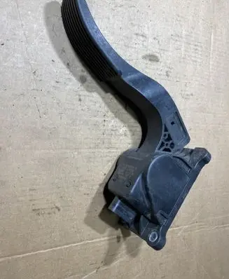 Mercedes-Benz Sprinter W906 Accelerator throttle pedal A9063000404 9063000404 0280755023
