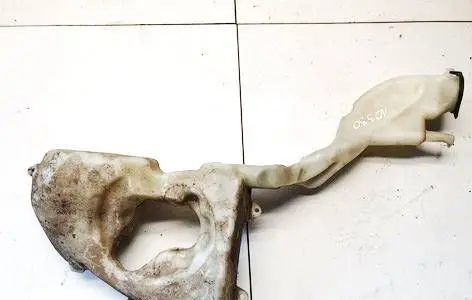 Windshield washer fluid reservoir/tank