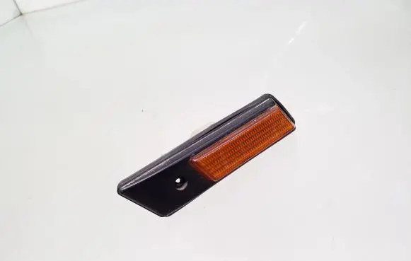 BMW 3 E36 Front fender indicator light 13780139
