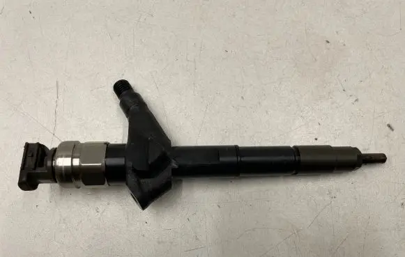 Nissan Pathfinder R51 Fuel injector 16600EB30E 11Q00874