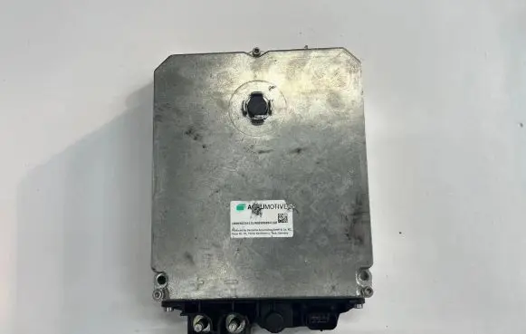 Voltage converter inverter