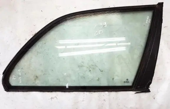 Rear side window