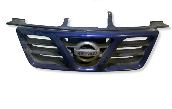 Nissan X-Trail T30 Front bumper upper radiator grill 623108H700