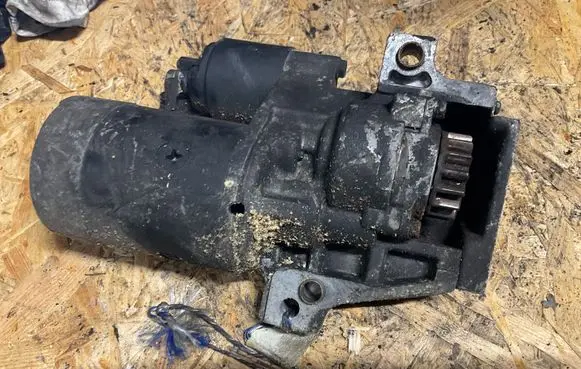 Volkswagen Sharan Starter motor 09A911023A