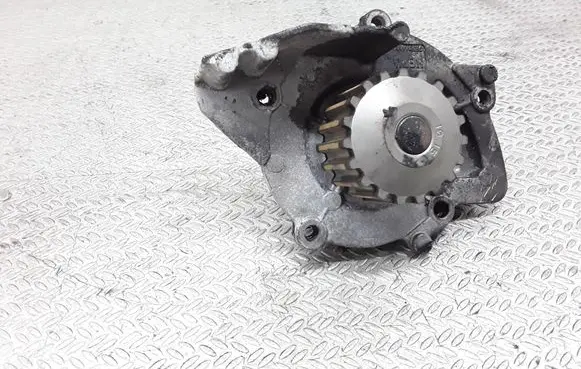 Citroen C4 I Picasso Water pump 8200038472