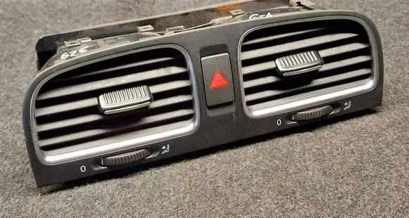 Volkswagen Golf VI Dash center air vent grill 5K0815735D 5K0819728 5K0815736