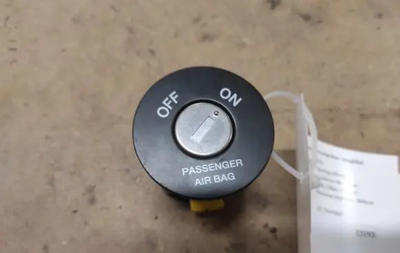 KIA Sportage Passenger airbag on/off switch 
