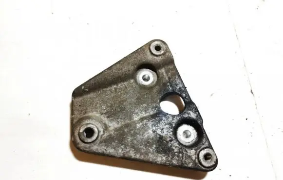 Toyota Aygo AB10 Engine mounting bracket