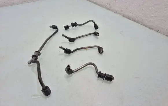 Honda CR-V Fuel injector supply line/pipe 