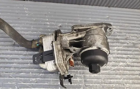 Land Rover Discovery Sport Oil filter mounting bracket 9682632980