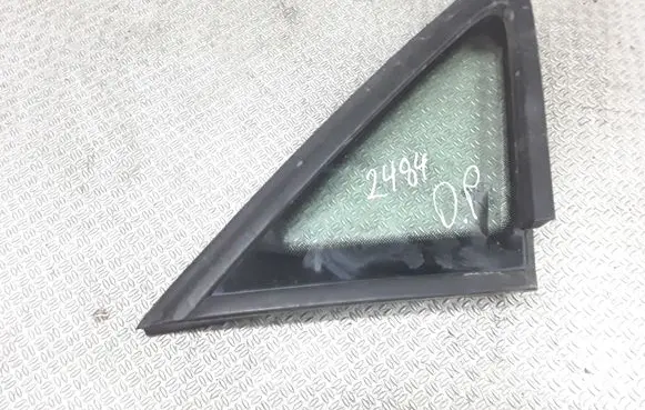 Volkswagen Touran I Front door vent window glass four-door 