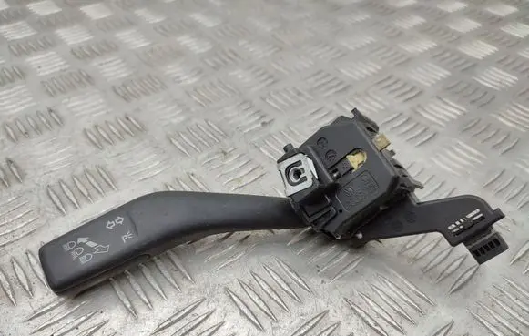 Skoda Octavia Mk2 (1Z) Indicator stalk 1K0953513E