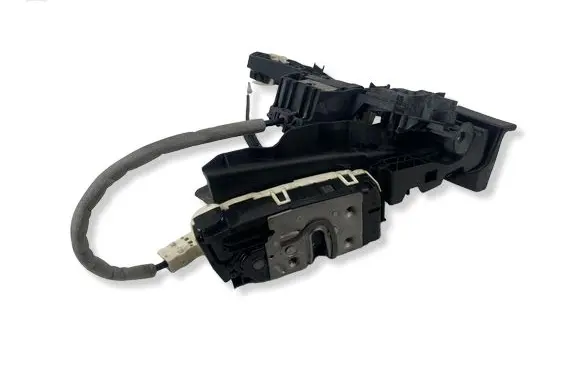 Mercedes-Benz C W204 Front door lock A2047203735 A2047602134 A358601