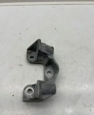 Mercedes-Benz A W177 Engine mounting bracket A6082200100